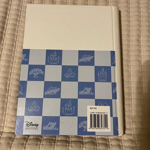 Disney Mickey and Chefs Cookbook - Blue and‎ White - Picture 6 of 10